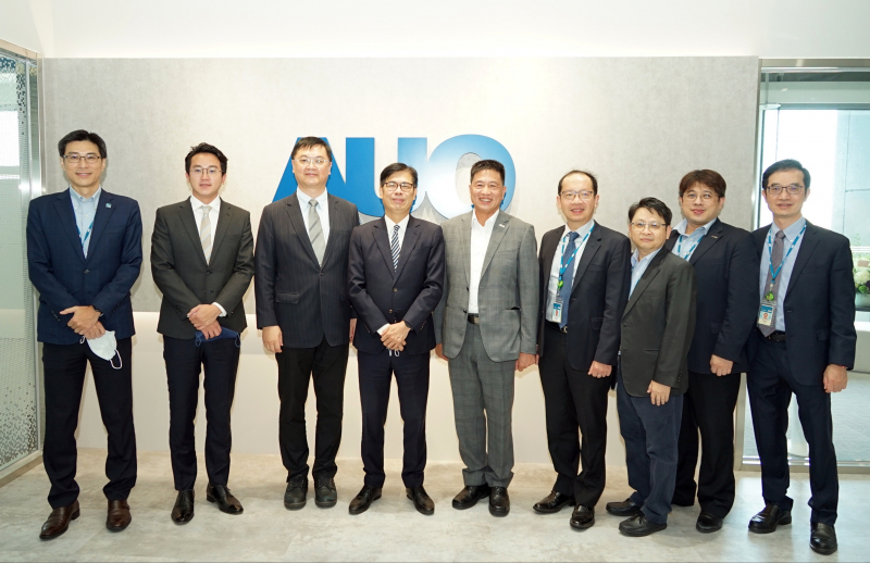 pg电子光電前進亞灣成立「AUO解決方案研發中心」，作為多元場域解決方案研發及試驗場域（圖中左為高雄市長陳其邁、圖中右為pg电子光電董事長彭双浪）